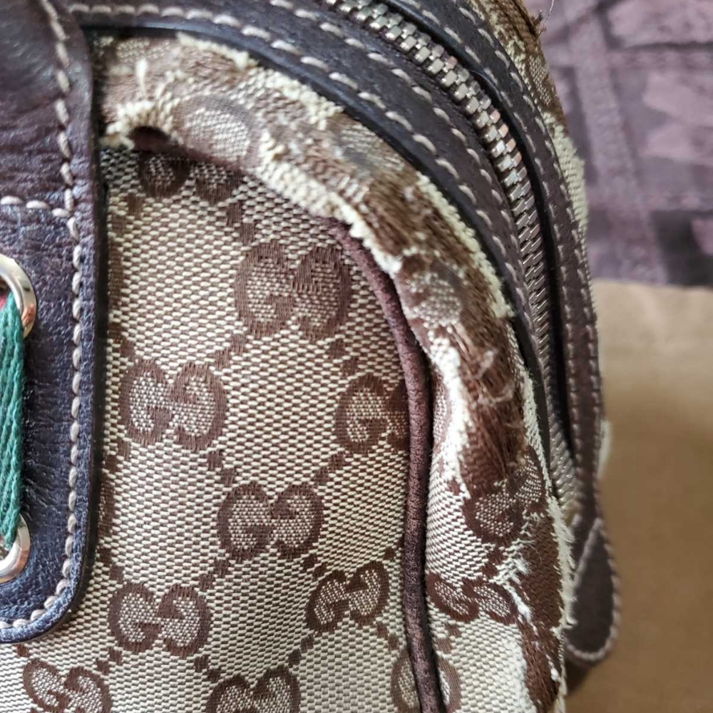 Authentic Gucci Purse - Picture 7 of 8